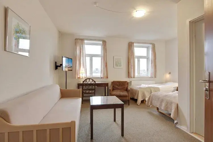 Standard Triple room