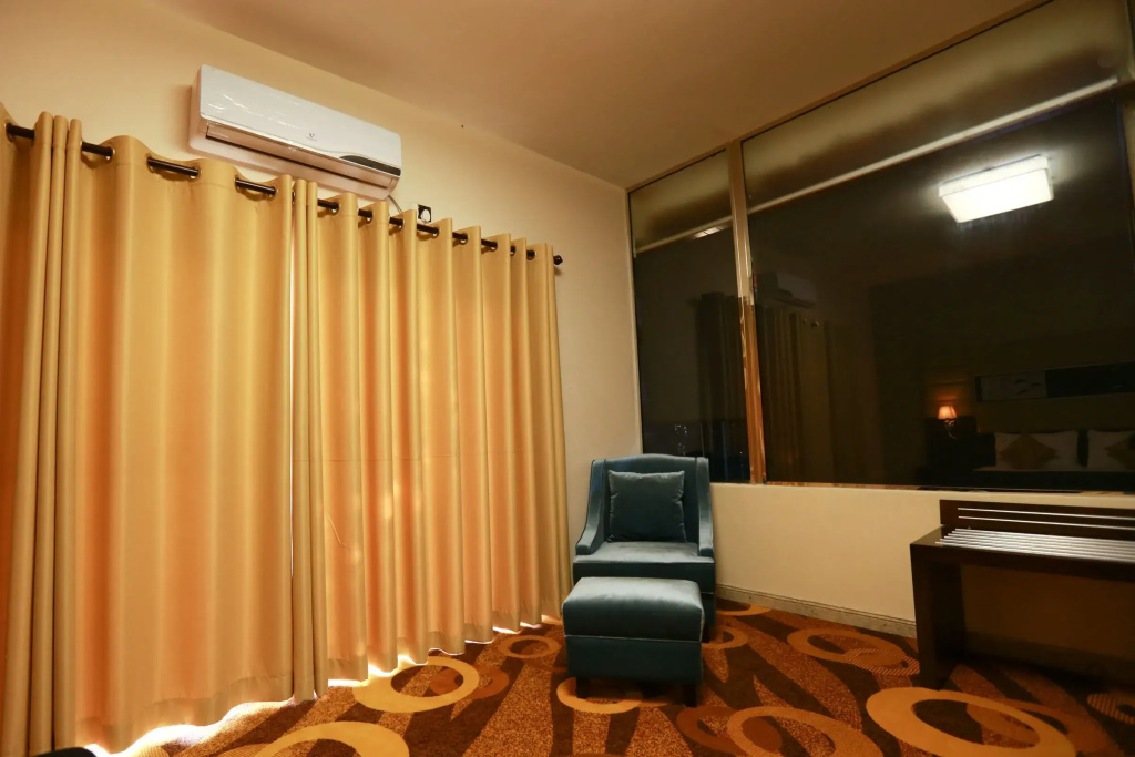 Superior Double Suite full double bed