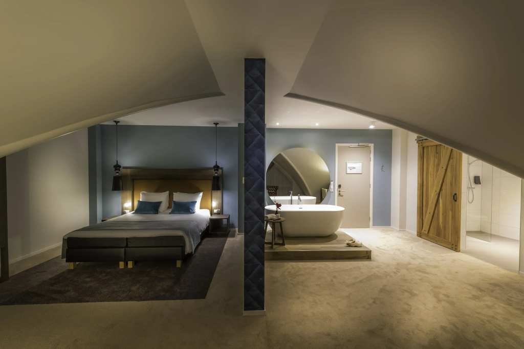 Luxury Suite