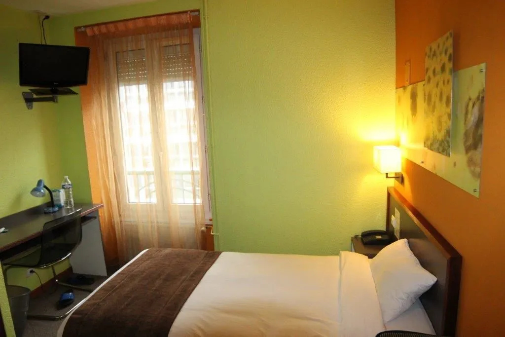 Economy room