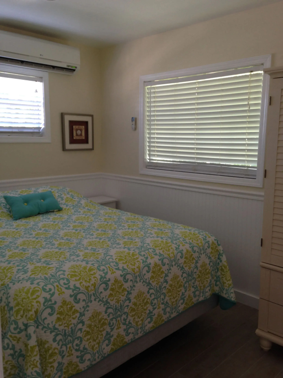 雙人套房，配備雙人床