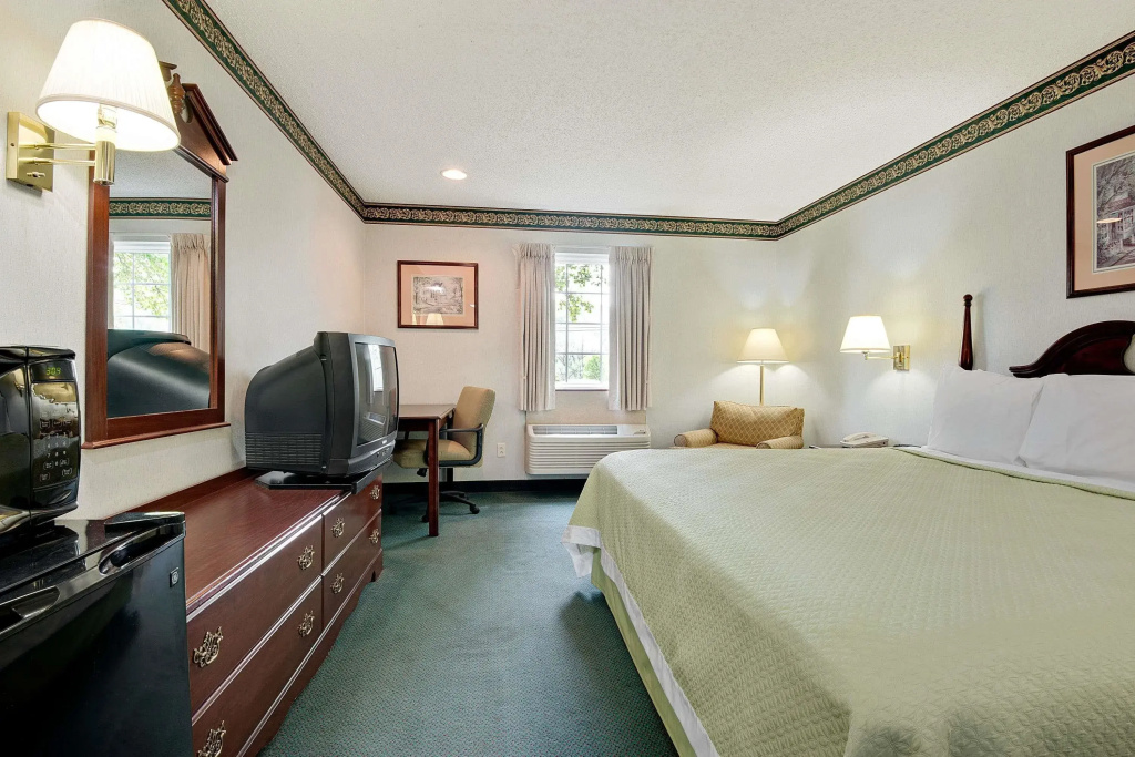 Standard Double room (full double bed)