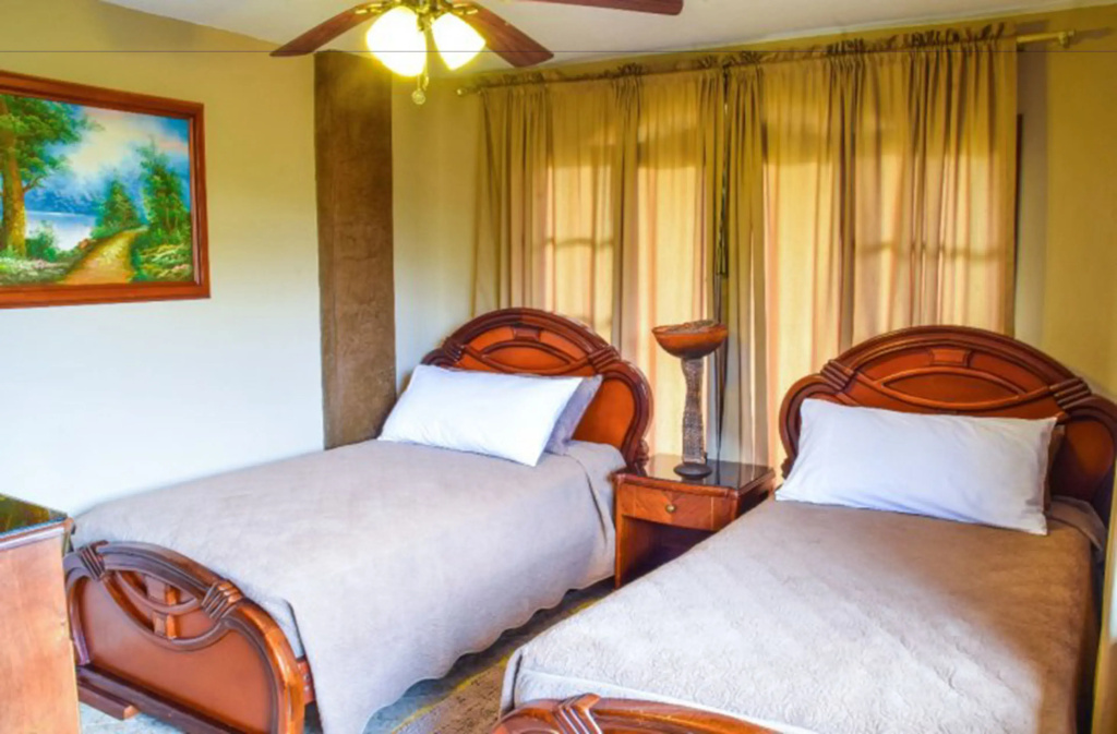 Deluxe Double room (full double bed)