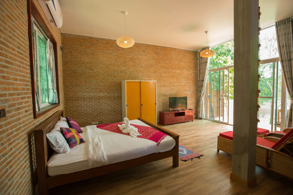 Double Apartment with river view full double bed