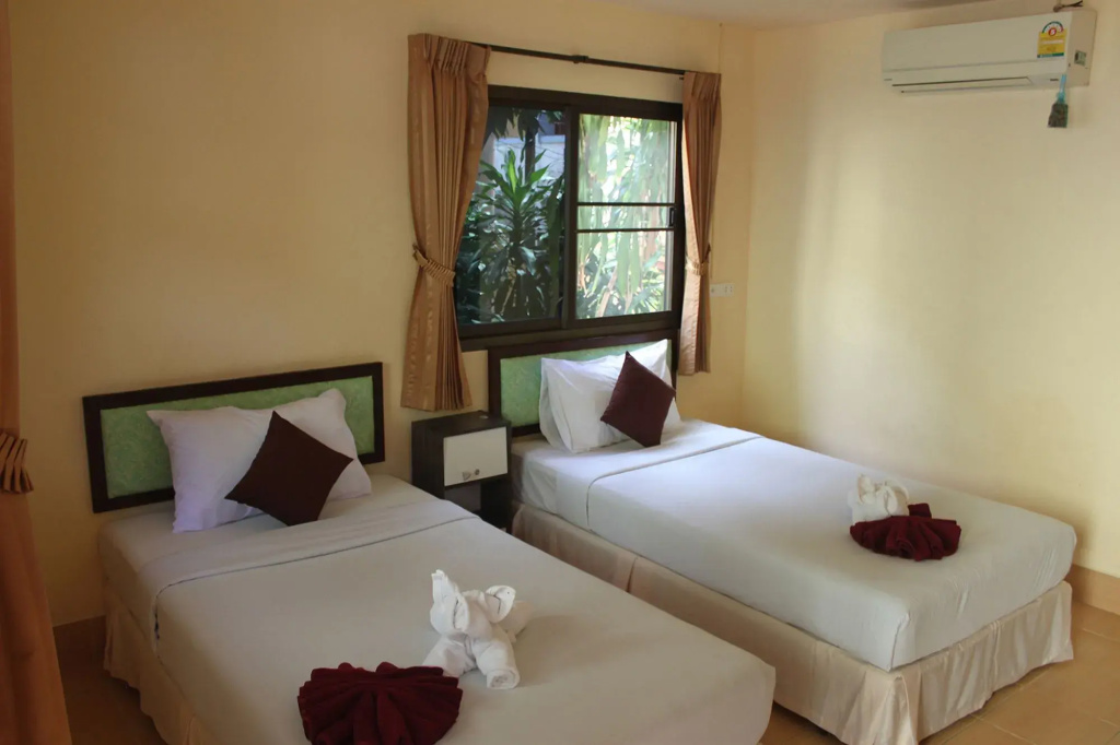 Standard Double Bungalow with garden view (twin beds)