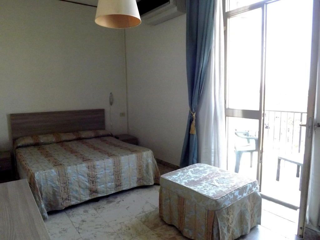 Standard Double room with sea view (full double bed)