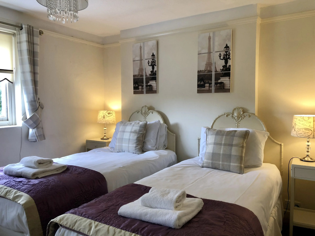 Standard Double room (twin beds)