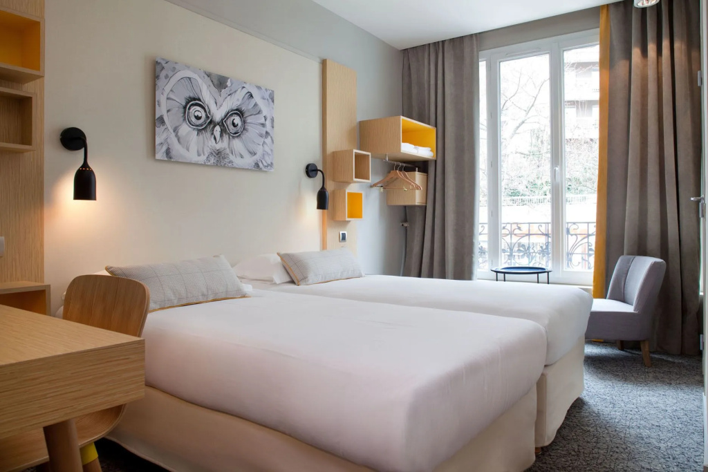 Executive Double room (full double bed)