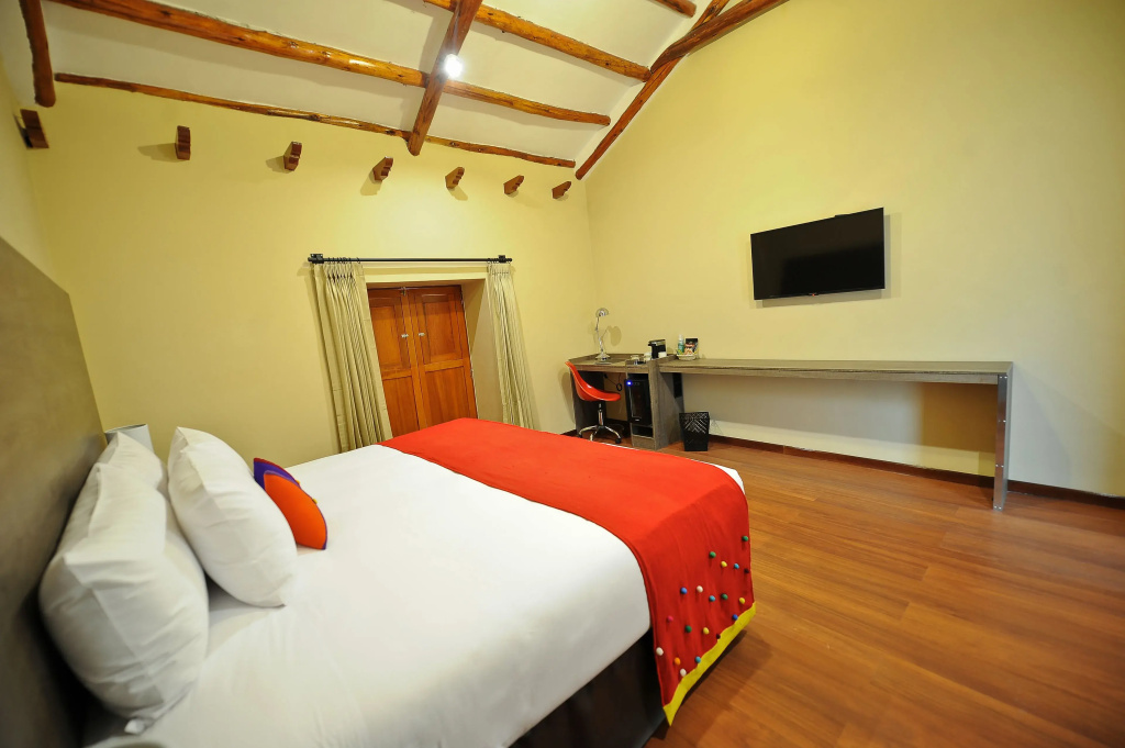 Double Suite (full double bed)