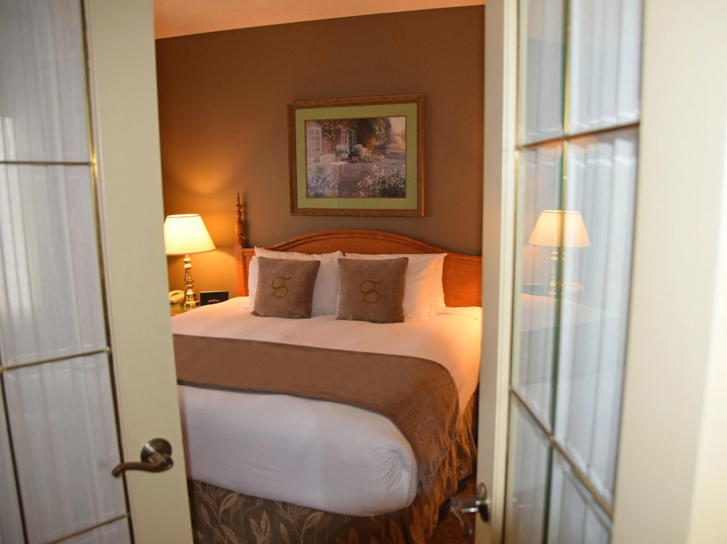 Luxury Suite