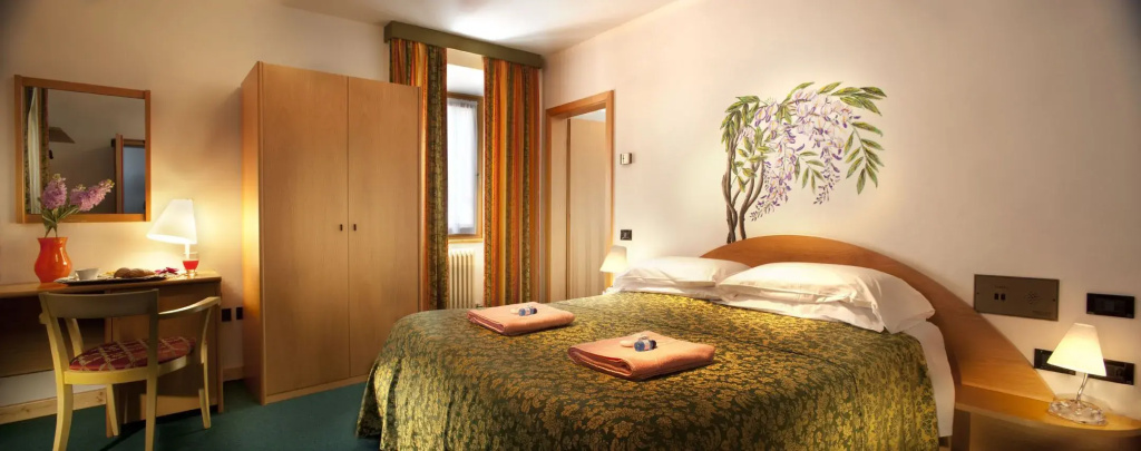 Superior Double room (full double bed)