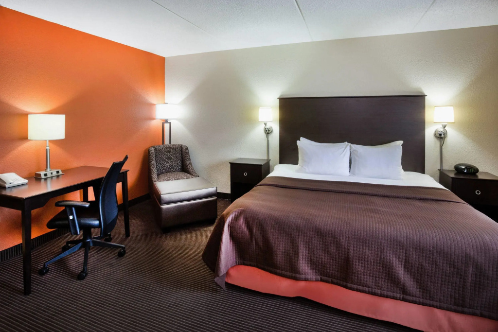 Deluxe Double Suite (full double bed)