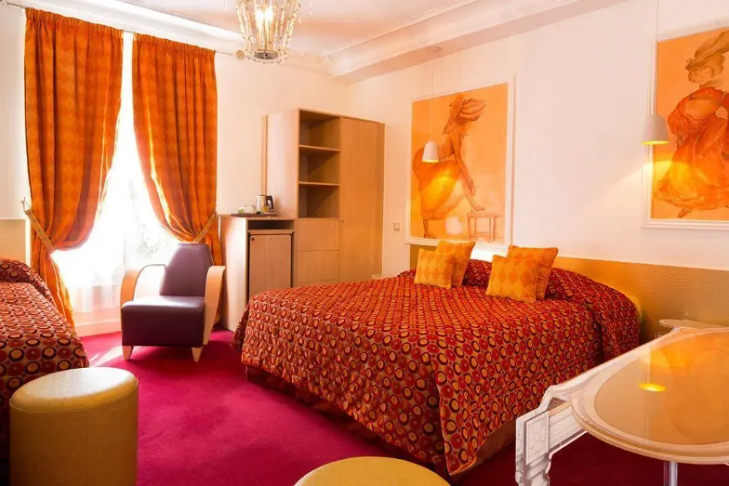 Standard Triple room