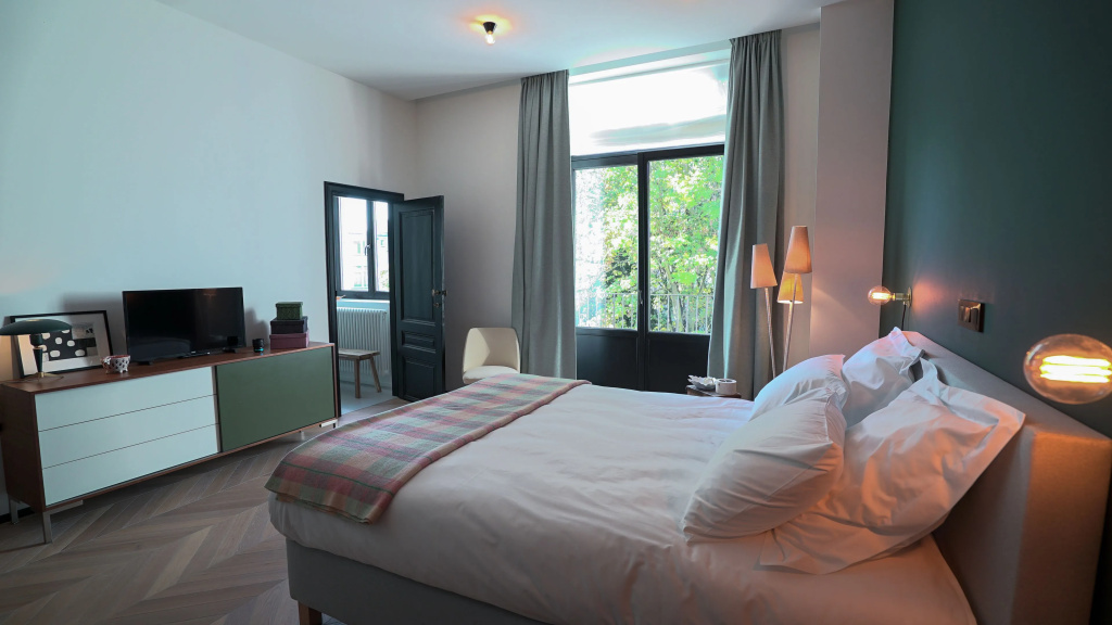 Deluxe Suite