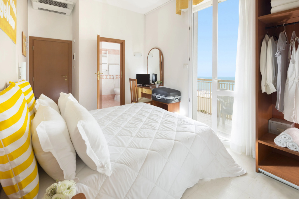 Standard Double room with balcony and with sea view (full double bed)