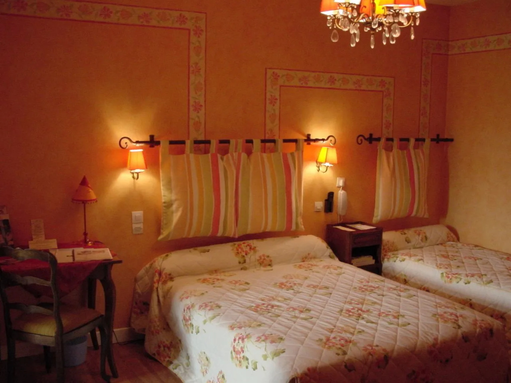 Logis Hotel Des Pyrenees Rest. La Pergola - Chambres