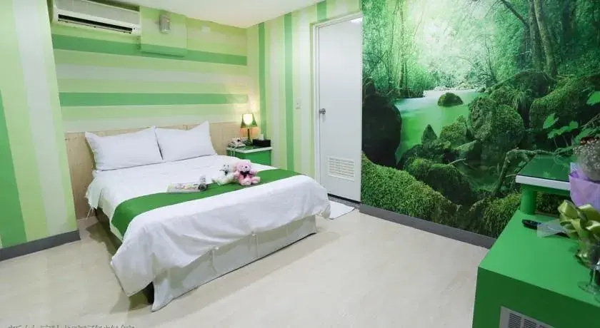 Business Double room (full double bed)