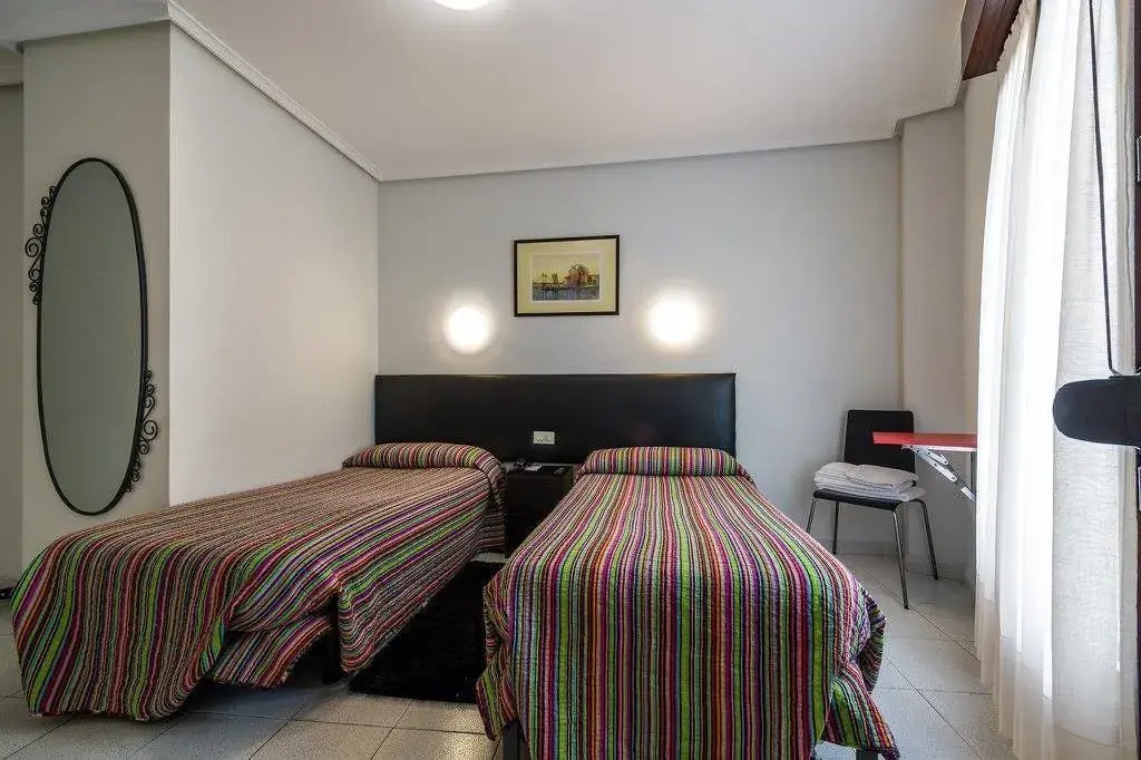 Standard Double room with balcony and with city view (twin beds)
