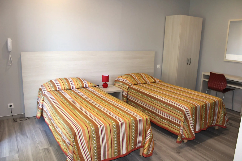Standard Double room (full double bed)