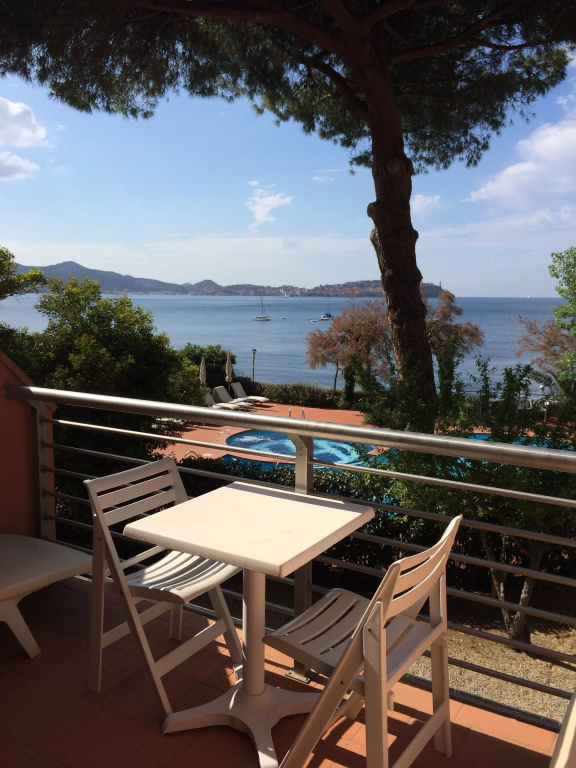 Superior Double room with sea view (full double bed)