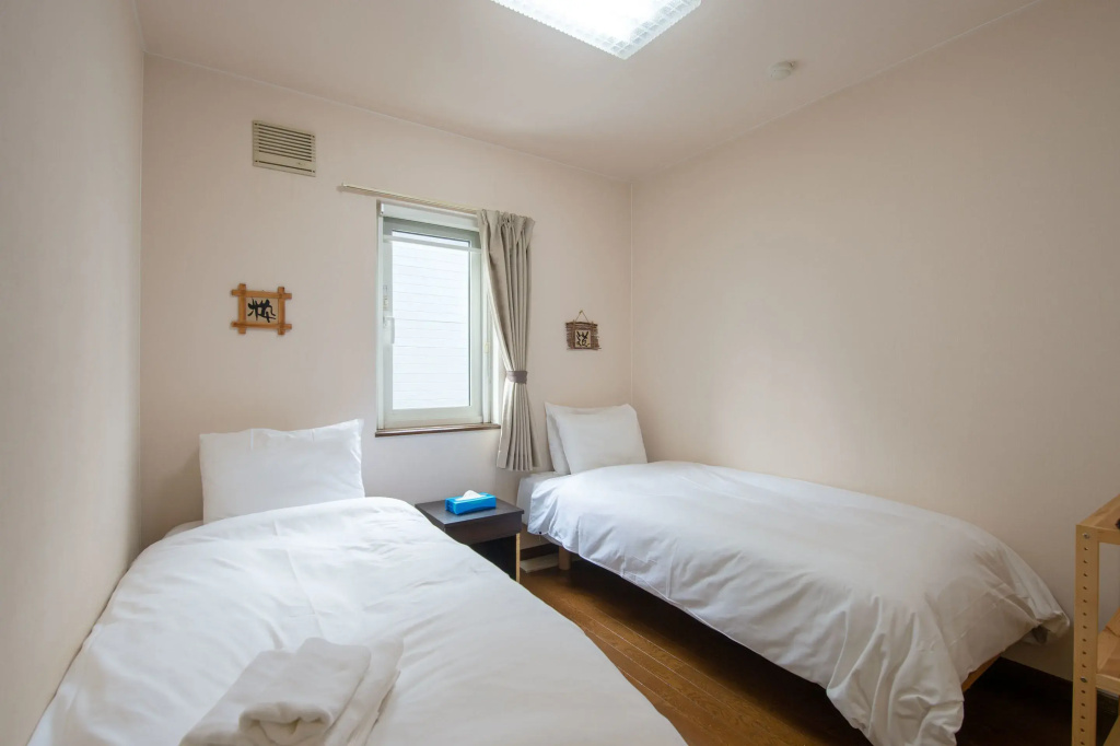 2 Bedrooms Apartment