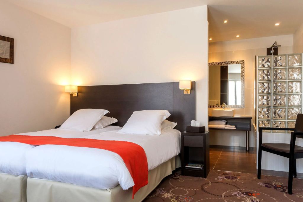 Superior room