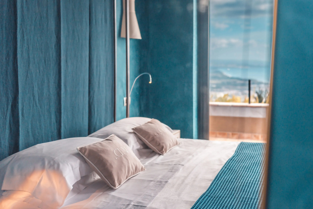 Deluxe Double room with sea view (full double bed)