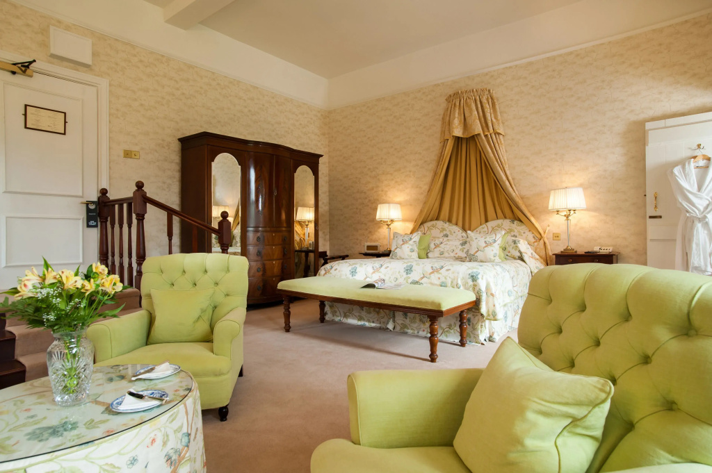 Deluxe Double room (full double bed)