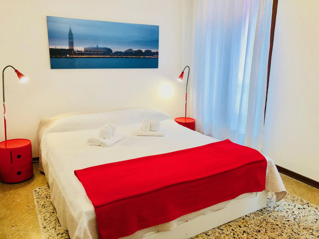 3 Bedrooms Apartment