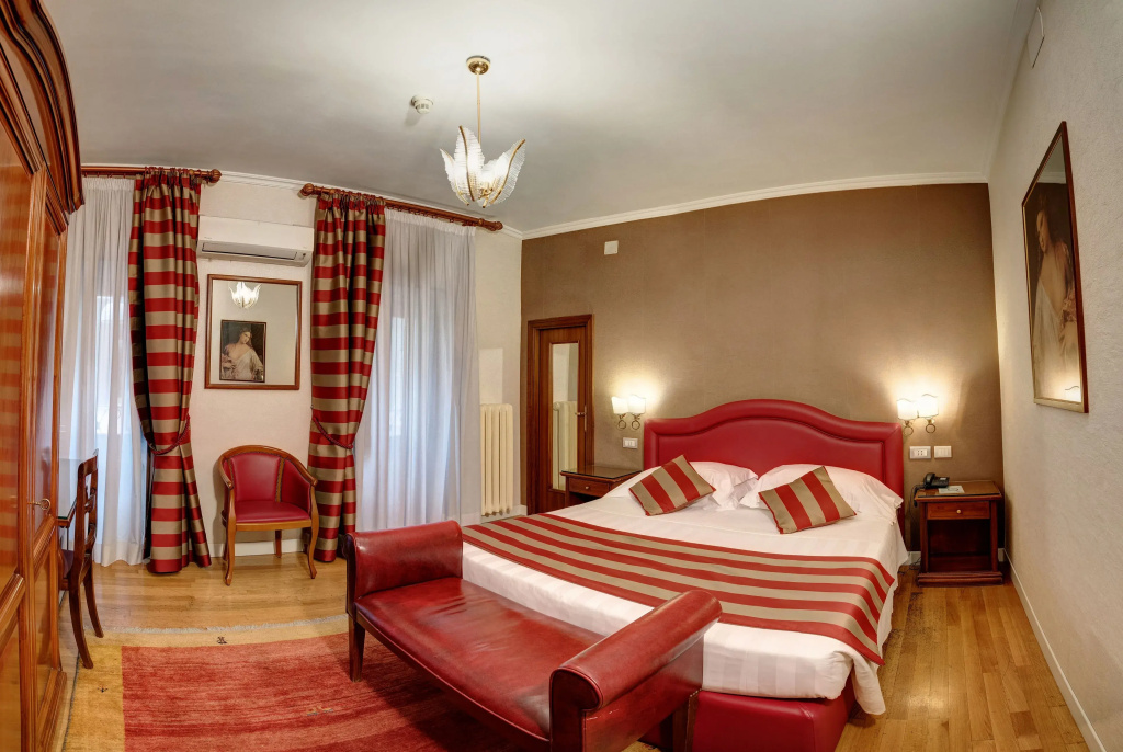Superior Double room (full double bed)