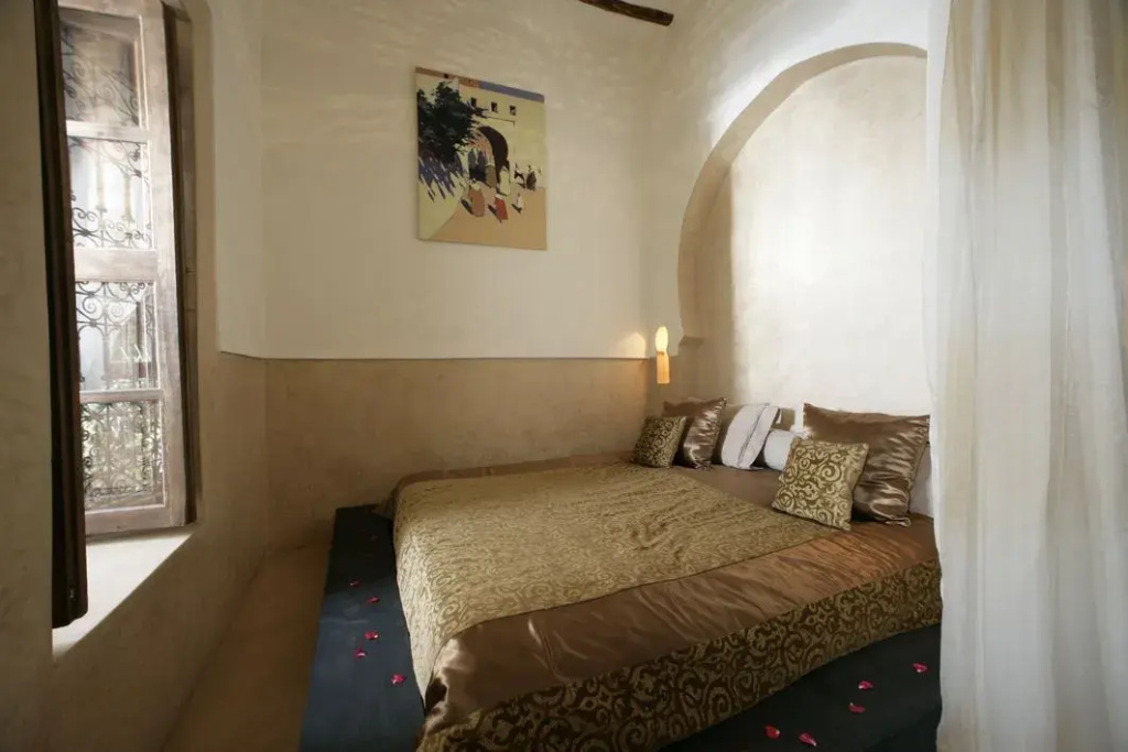 Superior Double room (full double bed)
