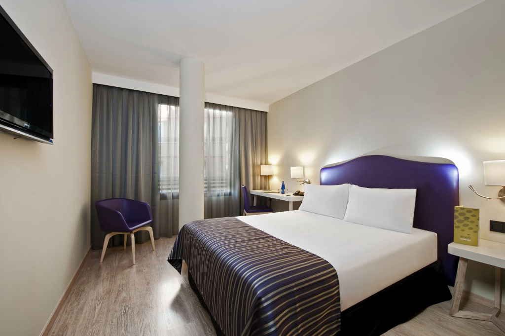 Double room (full double bed)