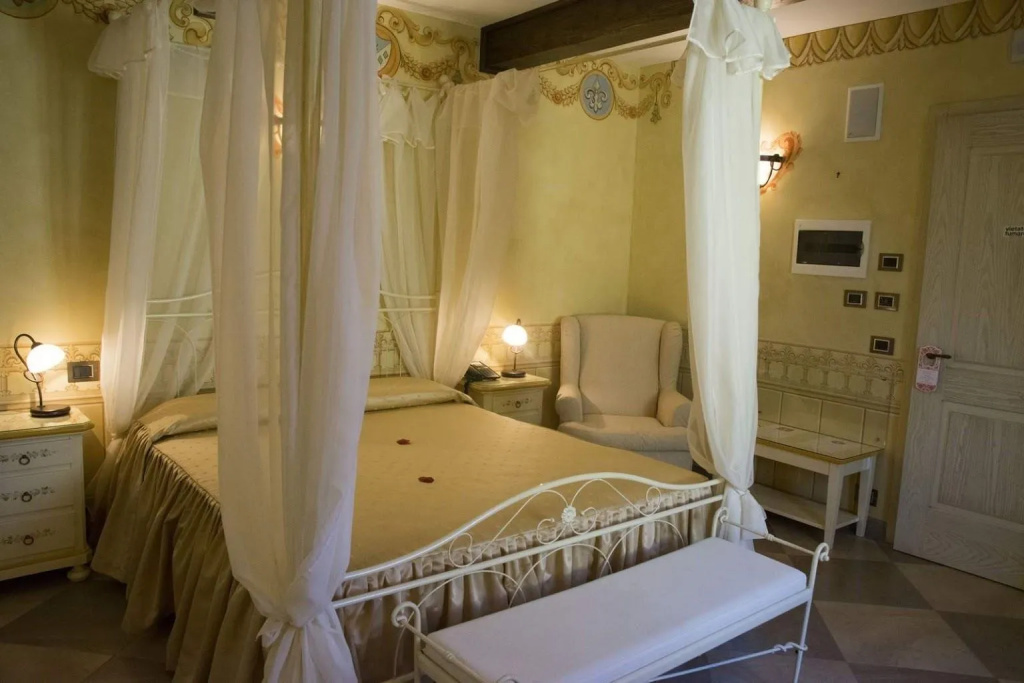 Al Castello di Monte Valenza - Chambres