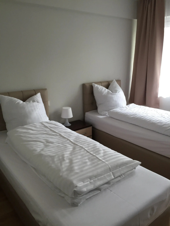 Business Triple room