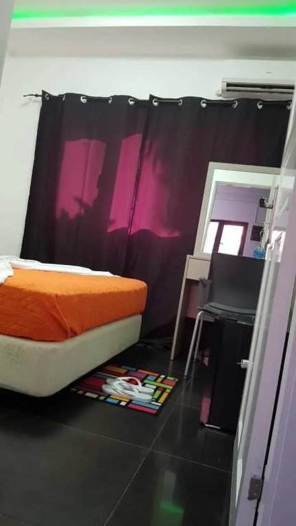 Business Double room (full double bed)