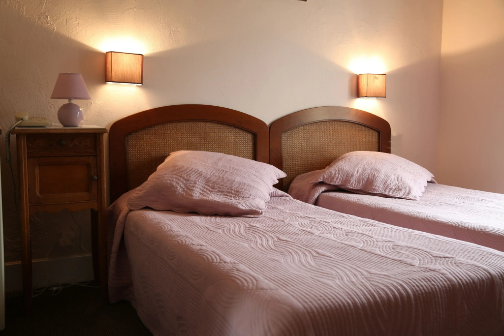 Standard Double room with garden view (full double bed)