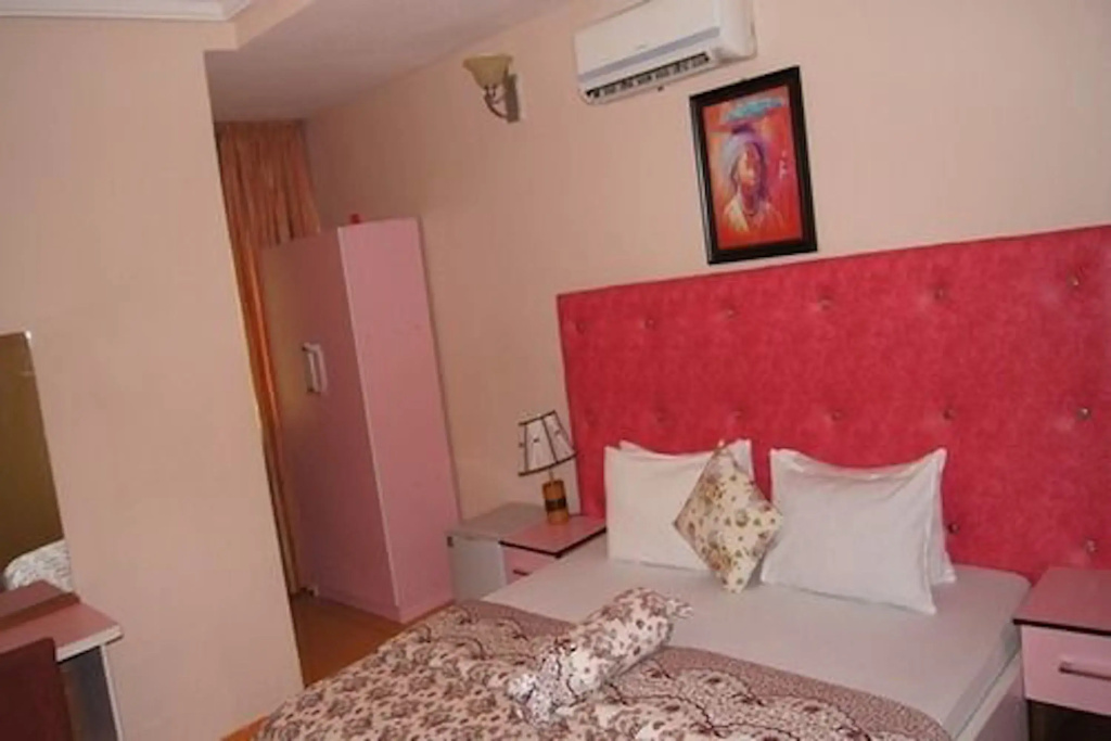Royalview Hotel And Suites - Chambres
