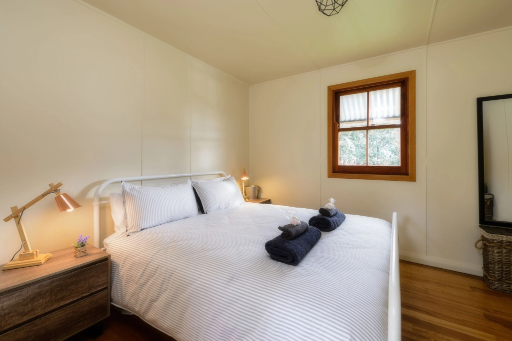 Standard Double room with land view (full double bed)