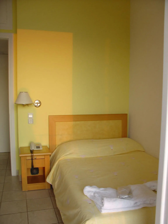 Standard room with land view