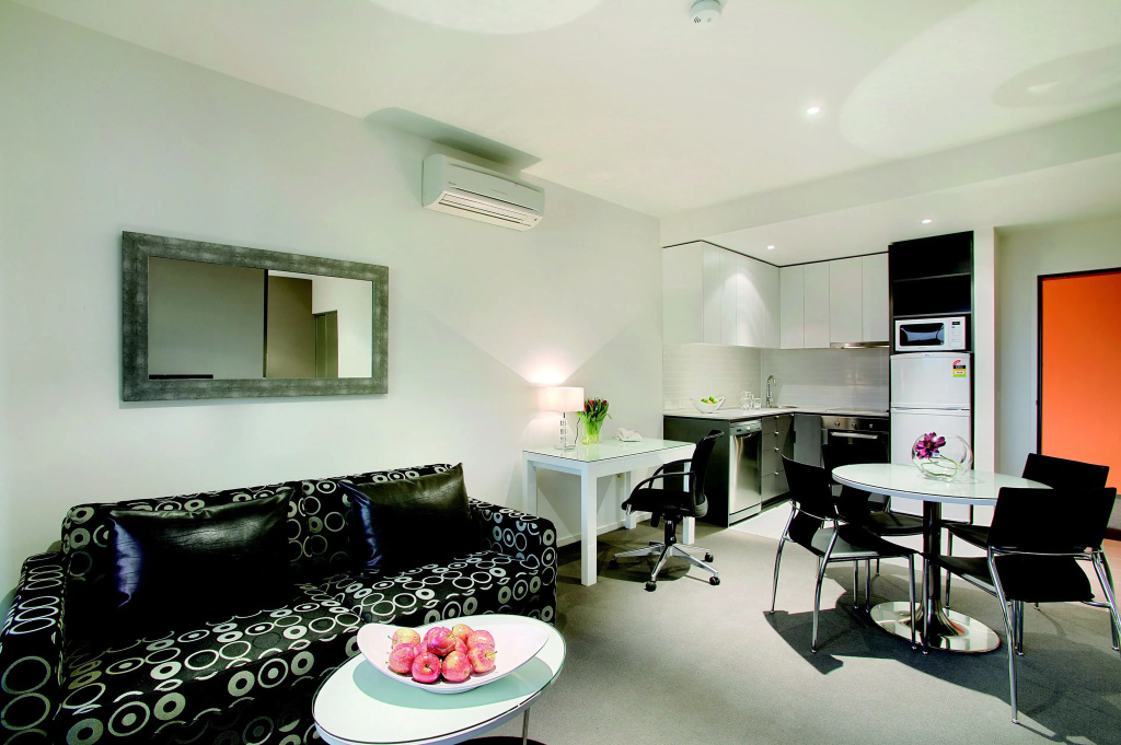 2 Bedrooms Apartment