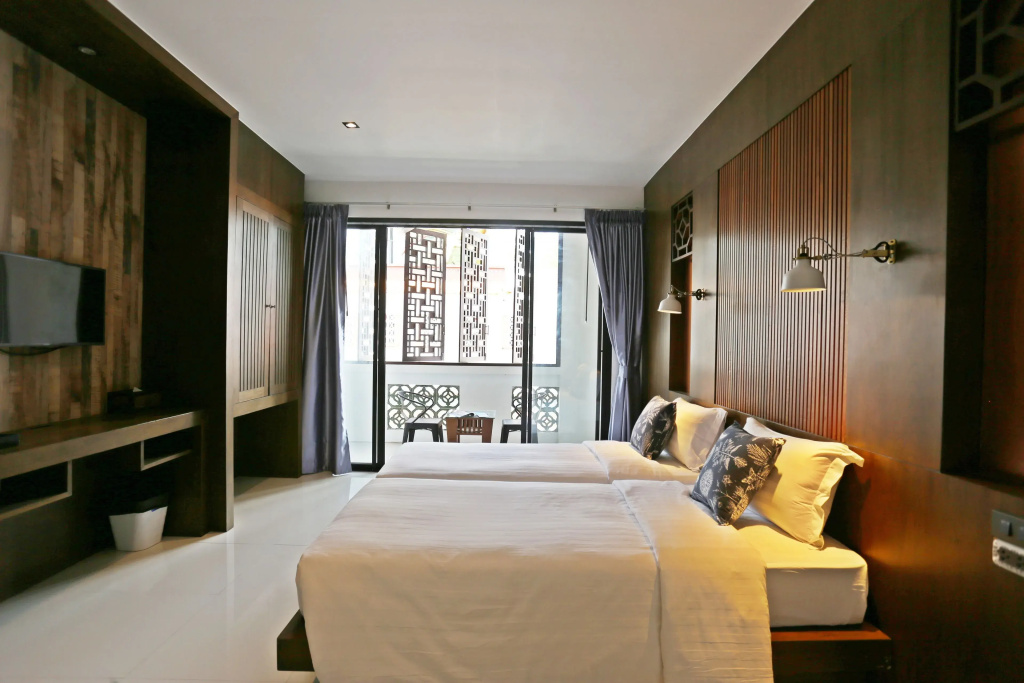 Deluxe Double room (full double bed)