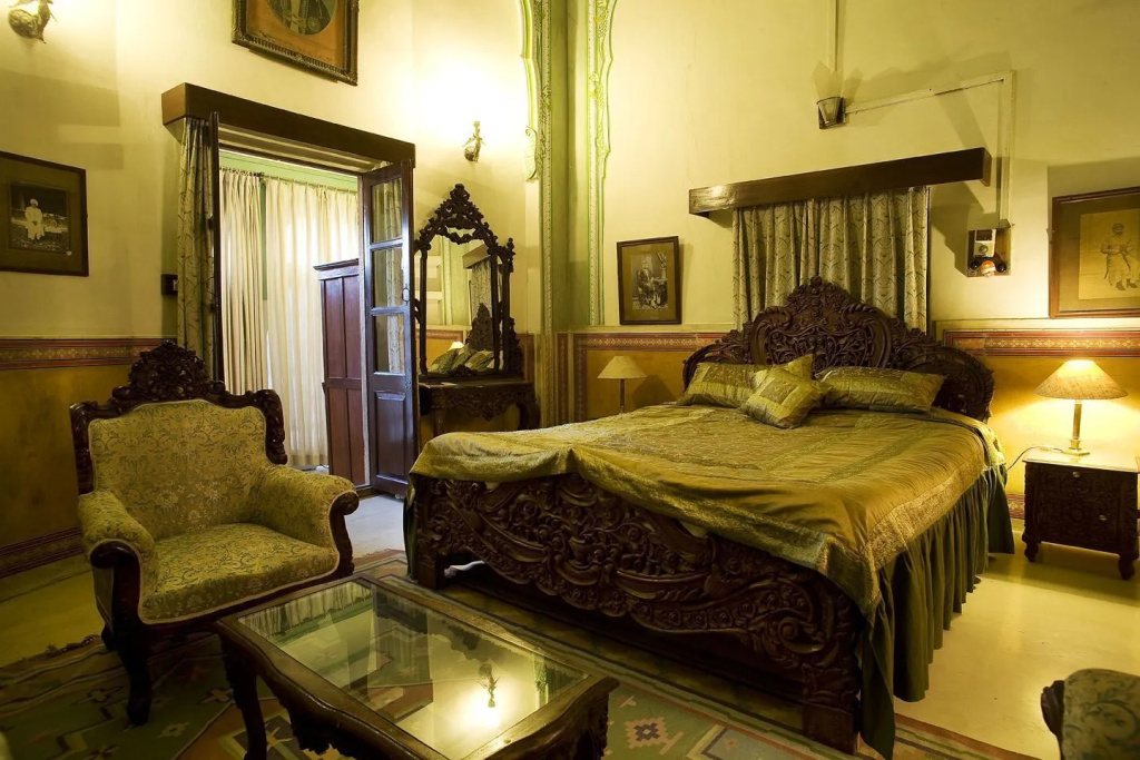 Royal room