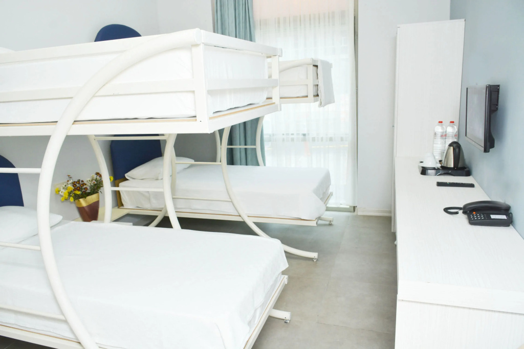1 Bedroom Standard Quadruple room