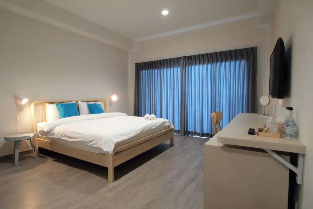 Standard Double room (full double bed)