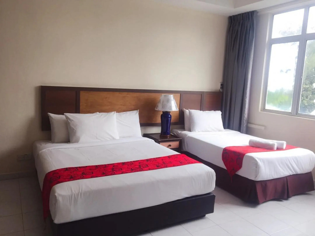 四人套房，享有水景