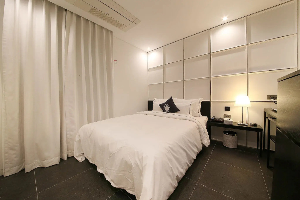 Premier room