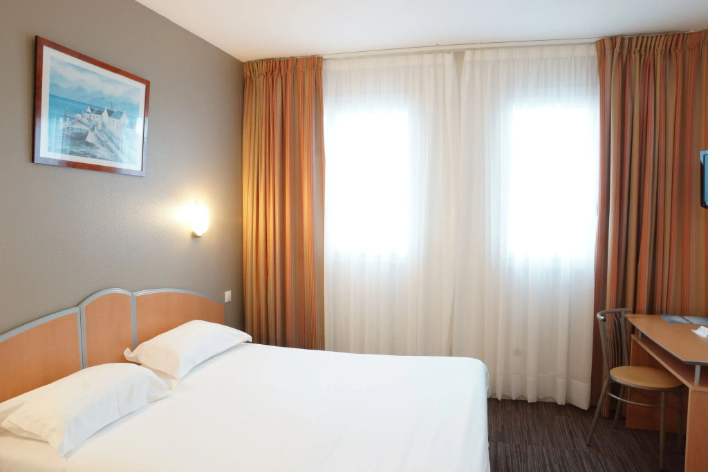 Standard Double room with sea view (full double bed)