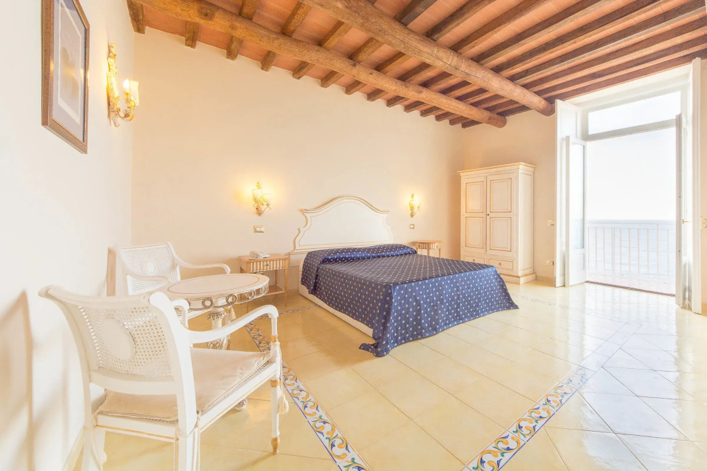 Standard Double room with sea view (full double bed)
