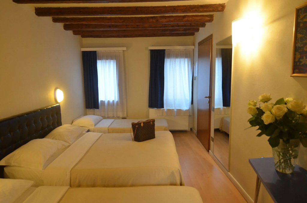 Standard Quadruple room