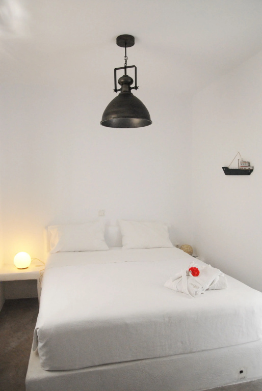 Standard Double room with garden view (full double bed)